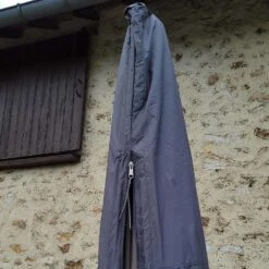 Housse Pour Grand Parasol Déporté 8 Housse Pour Grand Parasol Déporté -Promos Le Jardin Vivant Magasin 1028507 002