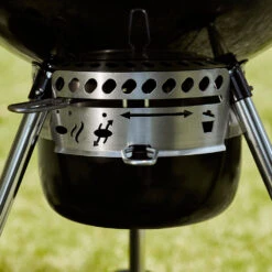 Weber Barbecue à Charbon De Bois Master Touch GBS E-5755 -Promos Le Jardin Vivant Magasin 1052039 2044147