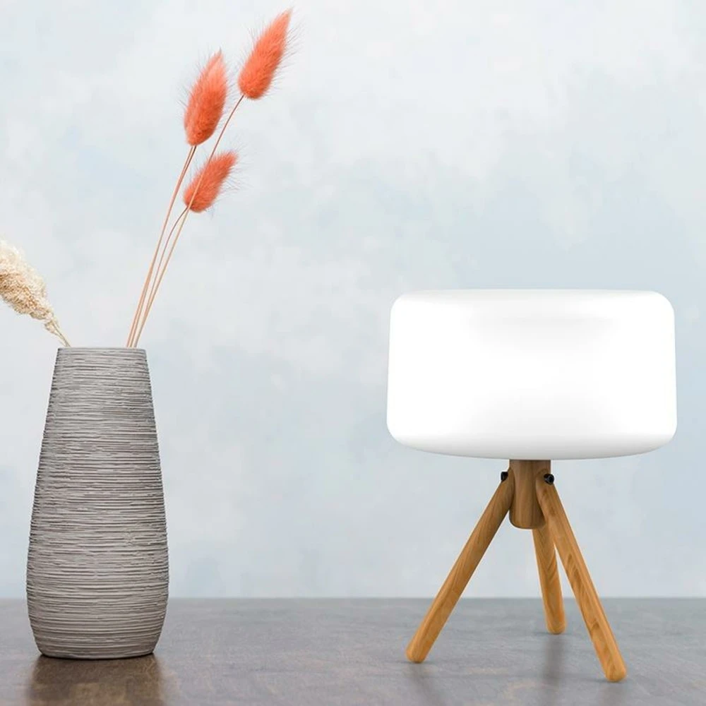 Lampe De Table Chloe 35 Trépied En Bois Batterie Rechargeable Led Rgb Avec Télécommande Hauteur 36cm 4 Lampe De Table Chloe 35 Trépied En Bois Batterie Rechargeable Led Rgb Avec Télécommande Hauteur 36cm – Image 2