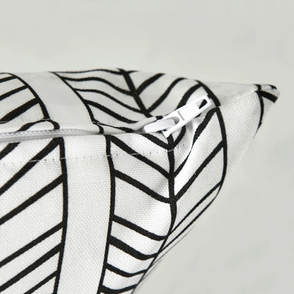 Lot De 2 Coussins Carrés Polyester Tembu 45x45x8 Cm 5 Lot De 2 Coussins Carrés Polyester Tembu 45x45x8 Cm – Image 3